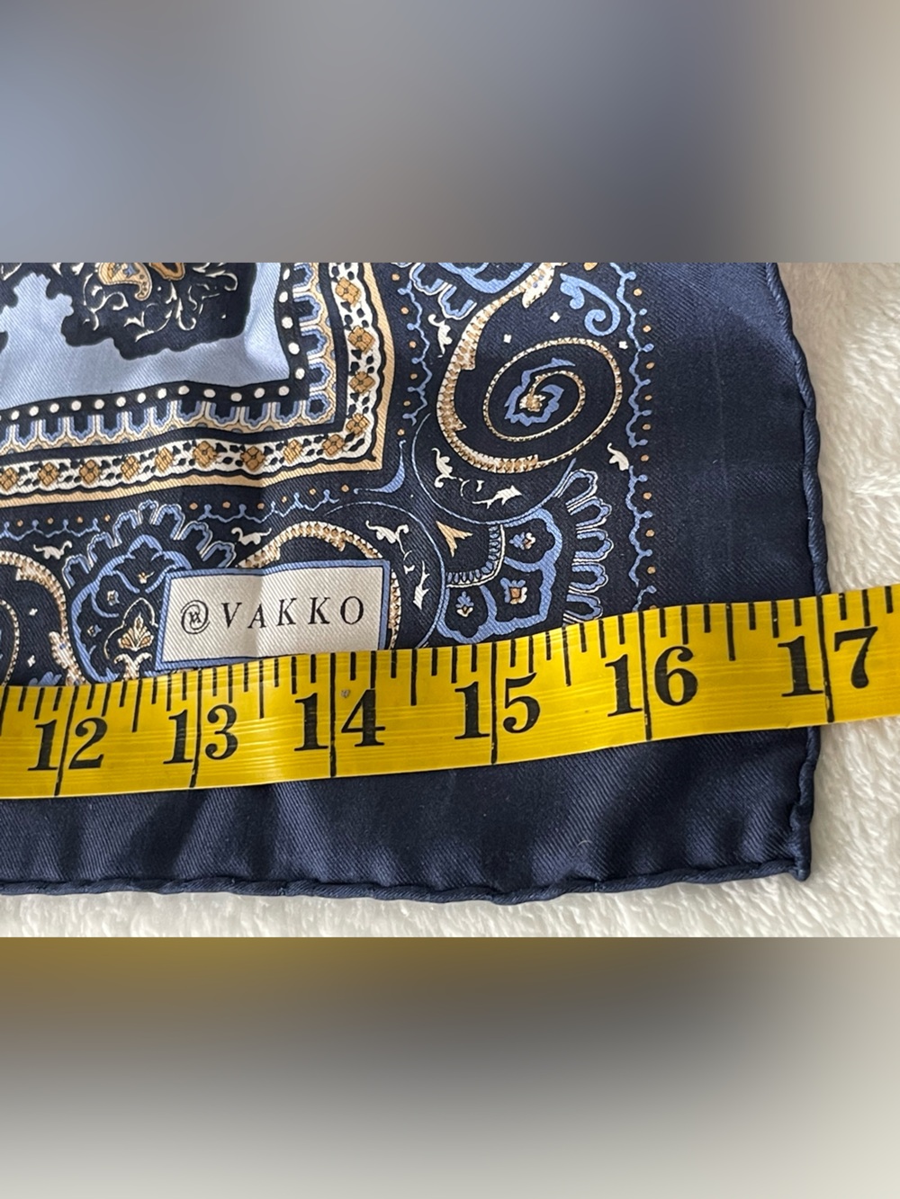 Vakko Scarf NWOT Paisley filigree, blue , black tan 100% silk - Picture 4 of 8